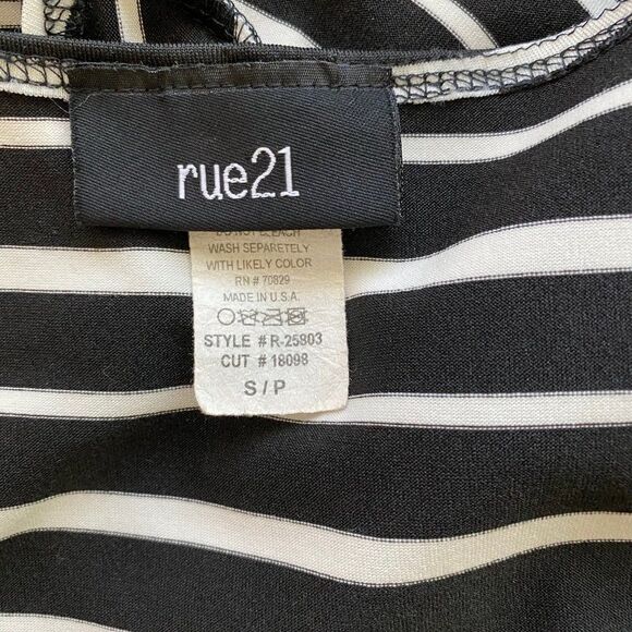 Rue 21 Striped Dress Black White Empire Waist Sleeveless Made in USA SZ SP - Picture 9 of 11